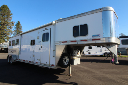Consignment 2017 Featherlite 8533-673H Living Quarters 3 Horse Trailer- Call before coming to view!