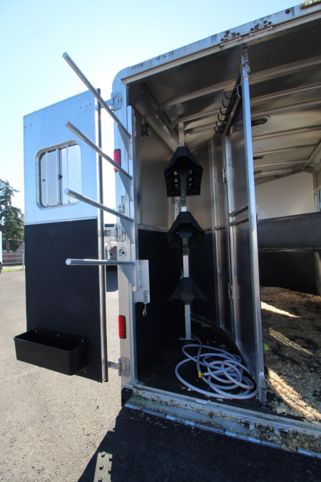 Consignment 2017 Featherlite 8533-673H Living Quarters 3 Horse Trailer- Call before coming to view!