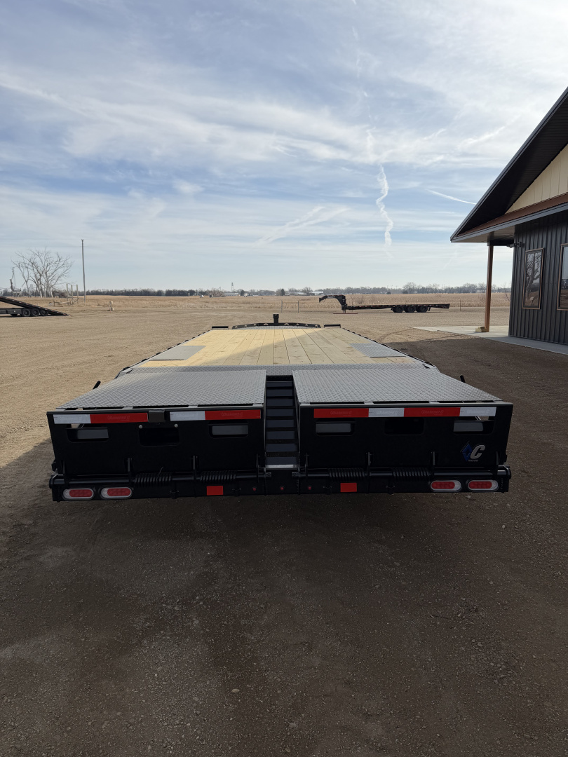 New 2026 Diamond C Trailers DEC207 Deckover Trailer