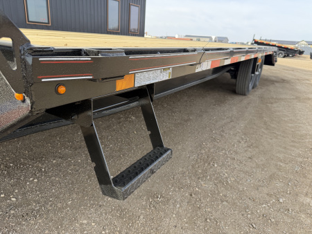 New 2026 Diamond C Trailers DEC207 Deckover Trailer