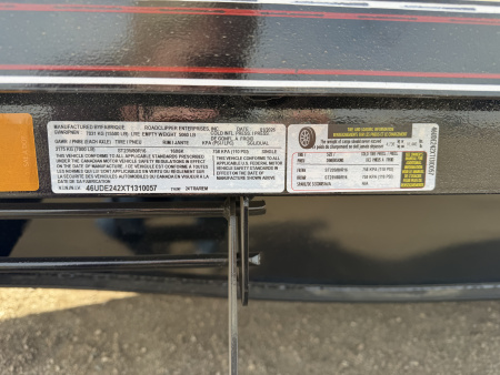 New 2026 Diamond C Trailers DEC207 Deckover Trailer