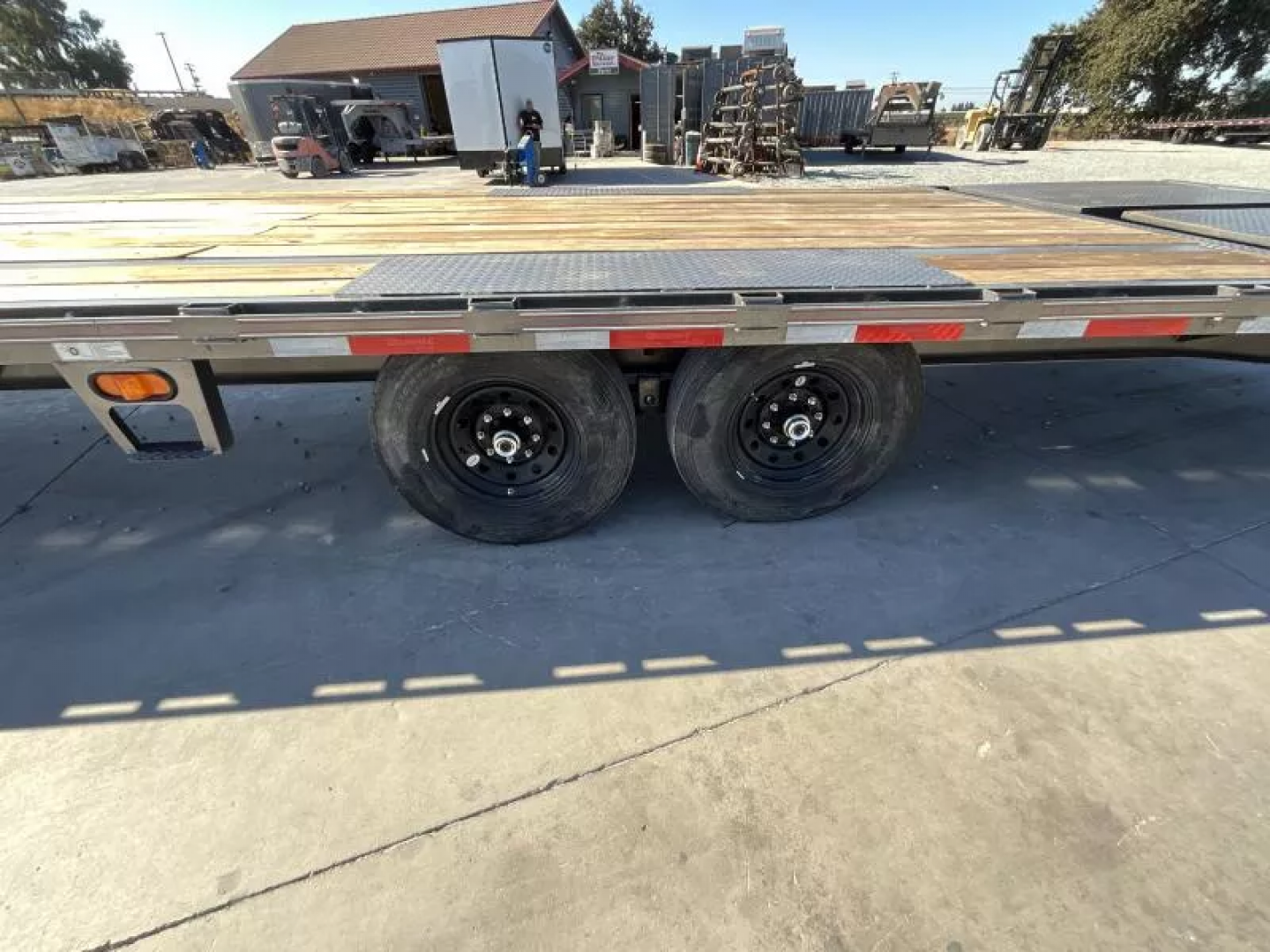 Used 2022 Diamond C Trailers FMAX207L32X102MR Flatbed Trailer