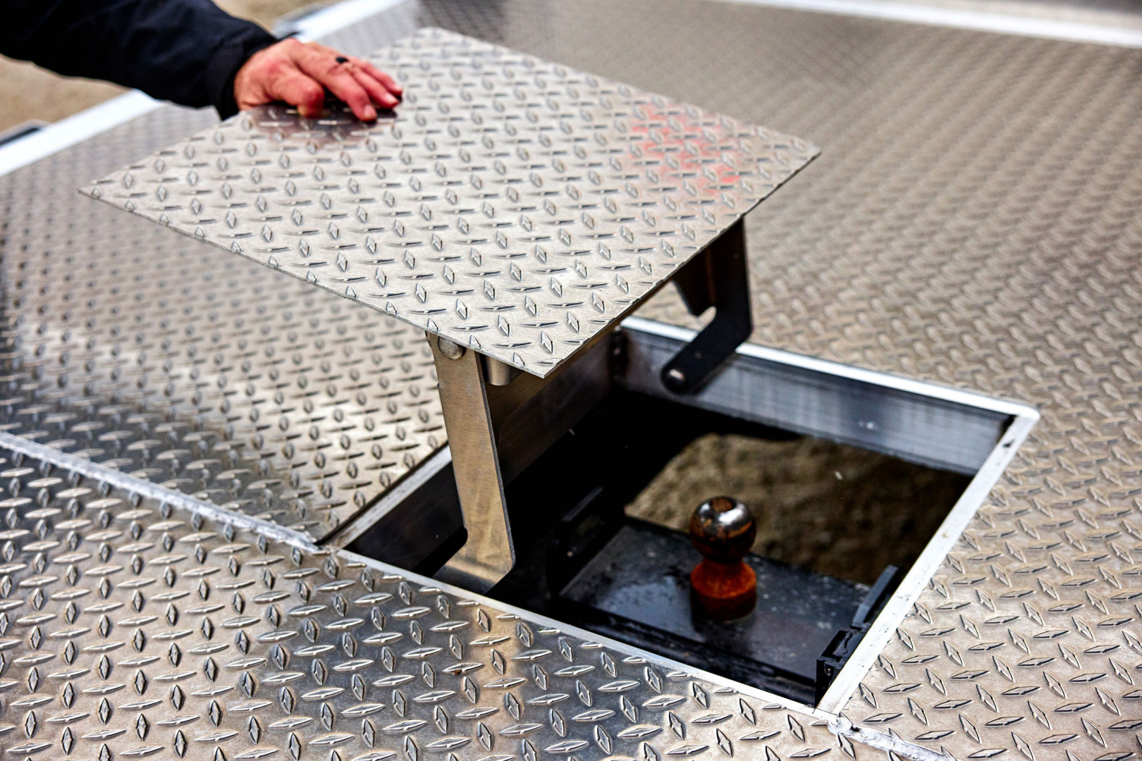 New EBY "FREE COUNTRY" 8'6" x 81' Skirted Flatbed - Single Wheel Truck - 8' Bed