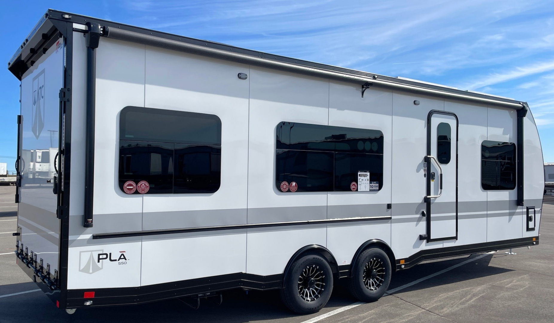New ATC 2816 PLa 550 Aluminum Toy Hauler: Generator, Happijac, AC, Lifetrac