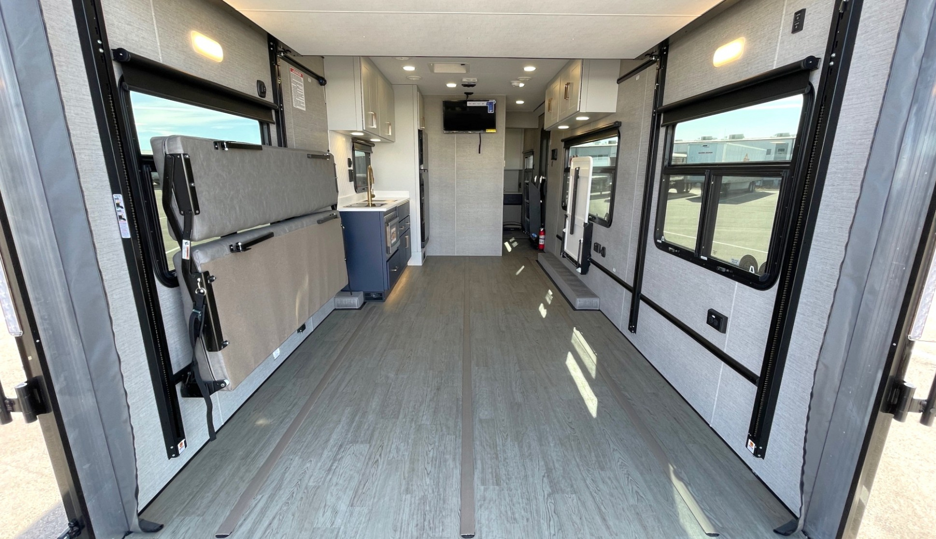 New ATC 2816 PLa 550 Aluminum Toy Hauler: Generator, Happijac, AC, Lifetrac