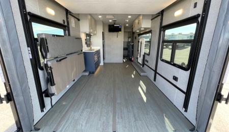 New ATC 2816 PLa 550 Aluminum Toy Hauler: Generator, Happijac, AC, Lifetrac