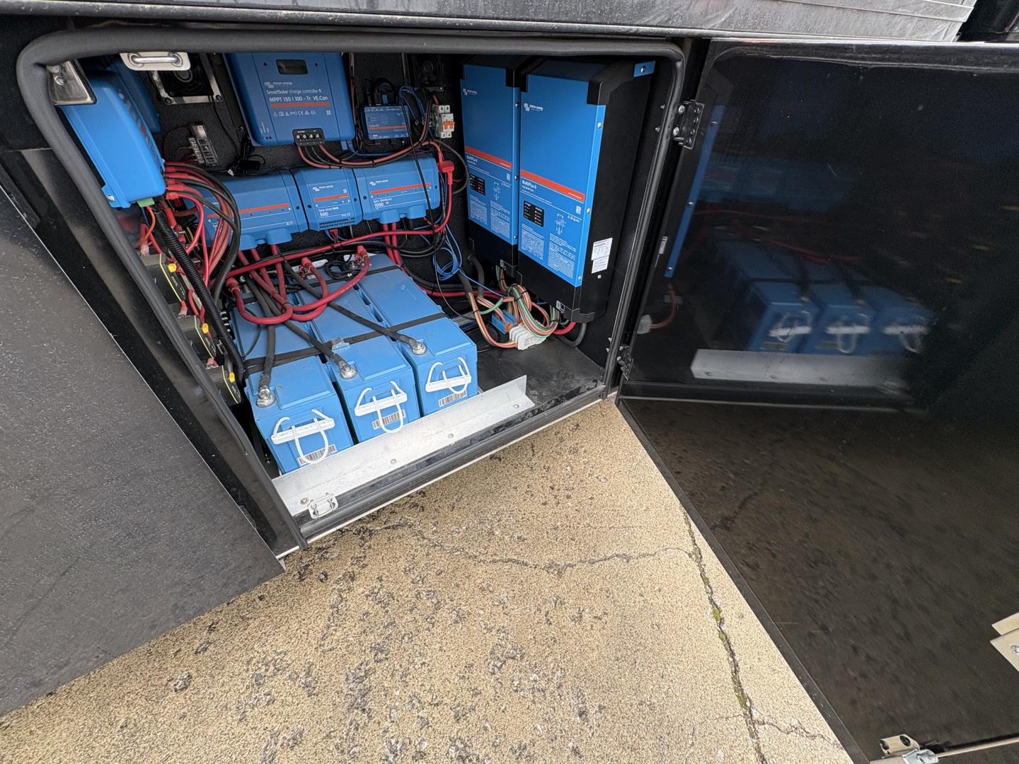 Used 2024 JDCC 46' Peterbilt Custom Coach & 38' 3 Car Stacker w/ Internal rear door lift Package $1,299,999.00