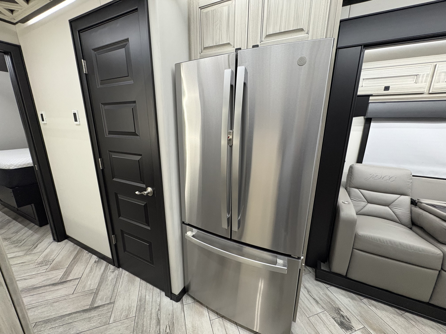 Used 2024 JDCC 46' Peterbilt Custom Coach & 38' 3 Car Stacker w/ Internal rear door lift Package $1,299,999.00