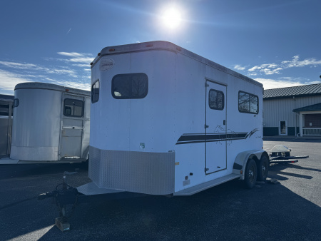 Used 2000 Sundowner Value Lite 2H BP w/ Dressing Room - Warmblood Size