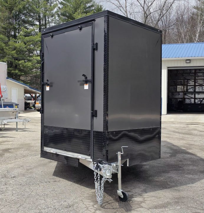 New 7.5 X 18 +5' V-NOSE SNOWMOBILE ENCLOSED POLY COMPOSITE EXTERIOR ALL ALUMINUM LIGHTNING