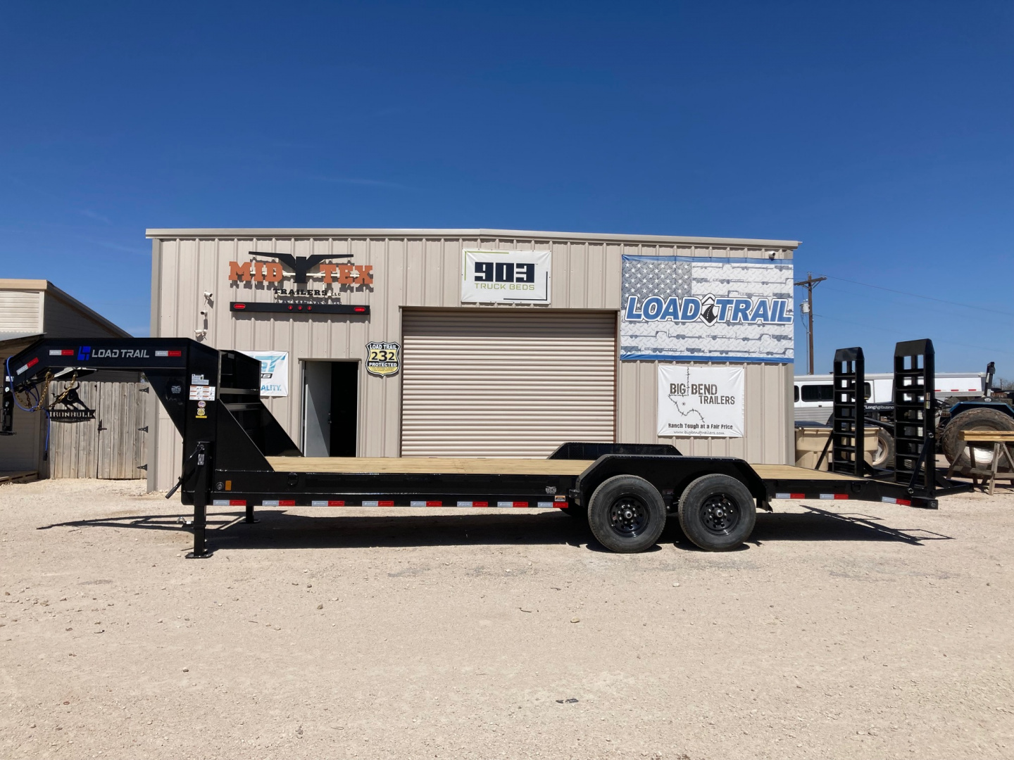 New 2026 Load Trail GC 83" x 24' Tandem Gooseneck Equipment Trailer