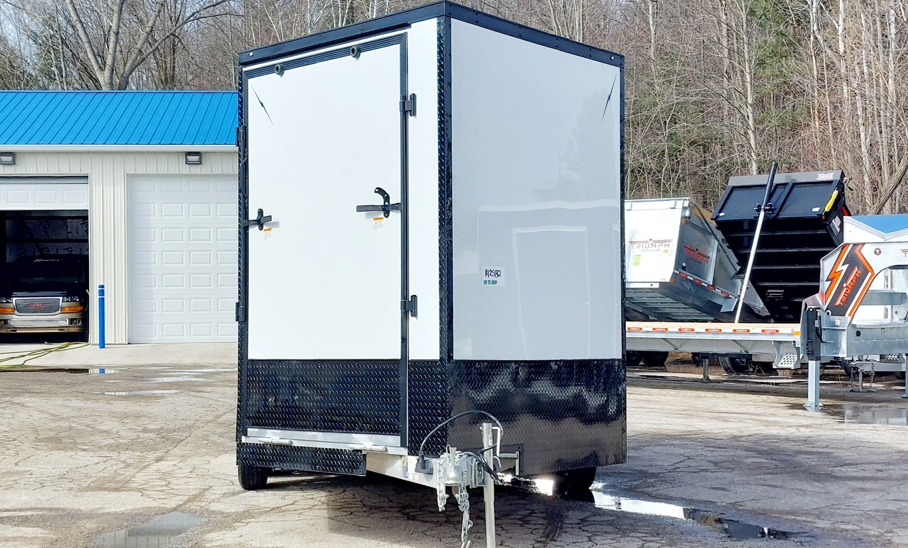 New 7.5 X 18 + 5' V-NOSE SNOWMOBILE ENCLOSED ALL ALUMINUM LIGHTNING 2026