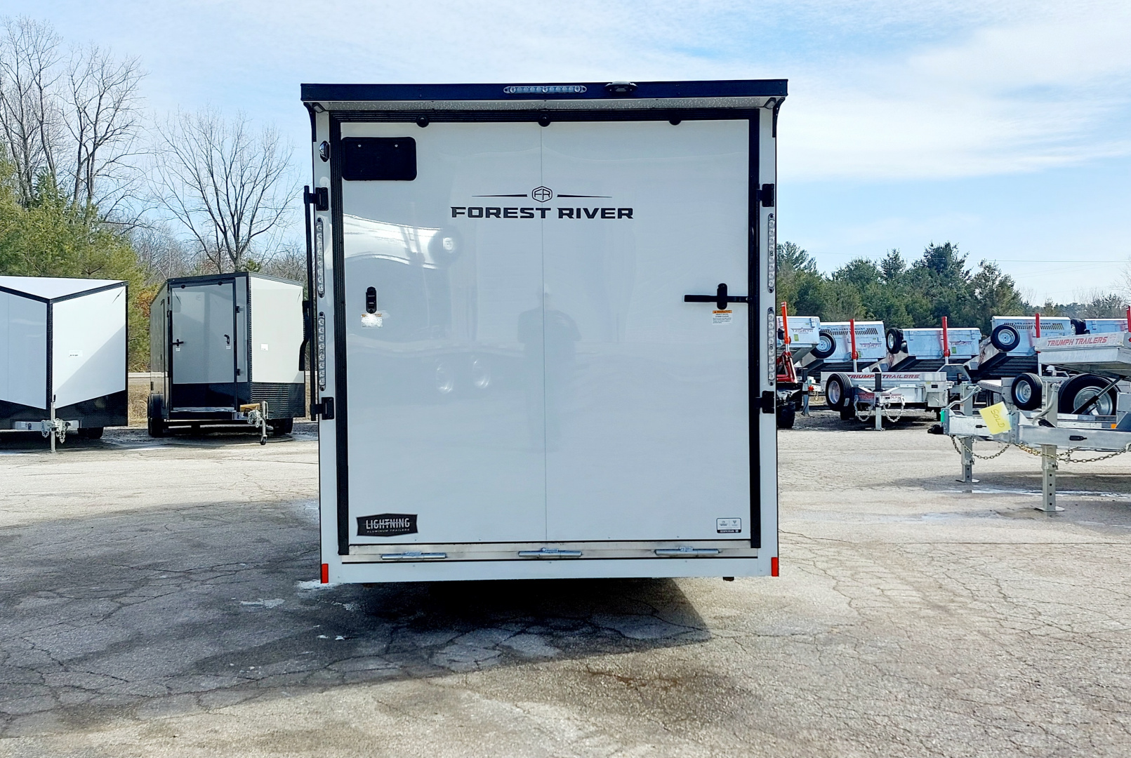 New 7.5 X 18 + 5' V-NOSE SNOWMOBILE ENCLOSED ALL ALUMINUM LIGHTNING 2026