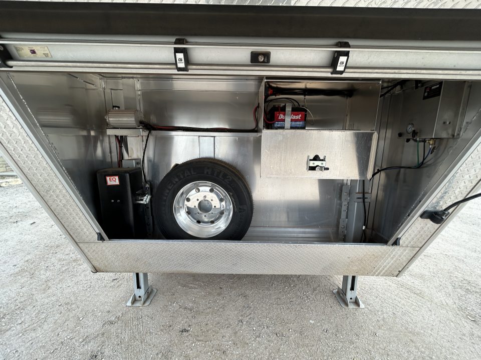 Used 2023 Cimarron 8 horse Trainer Trailer