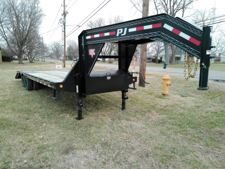 Used 2022 PJ Trailers 23+5 25K Flatdeck Gooseneck