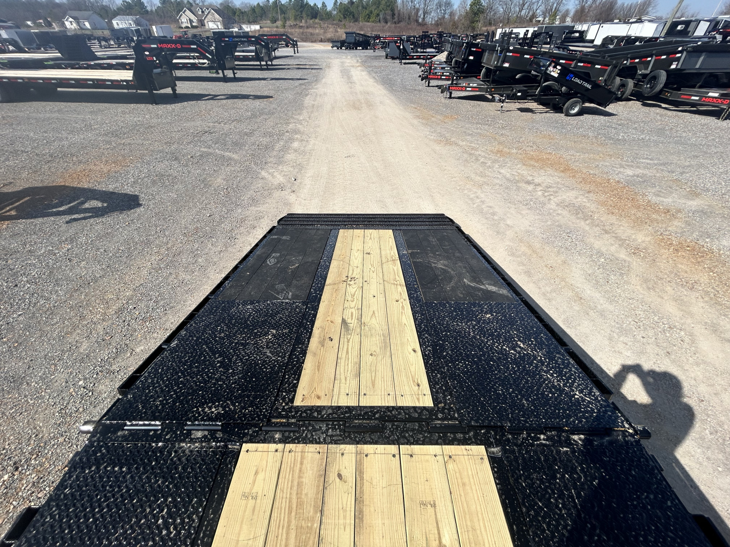 New 2026 MAXXD Hydraulic Dovetail Gooseneck Trailer | 102" x 36' | 40K GVWR