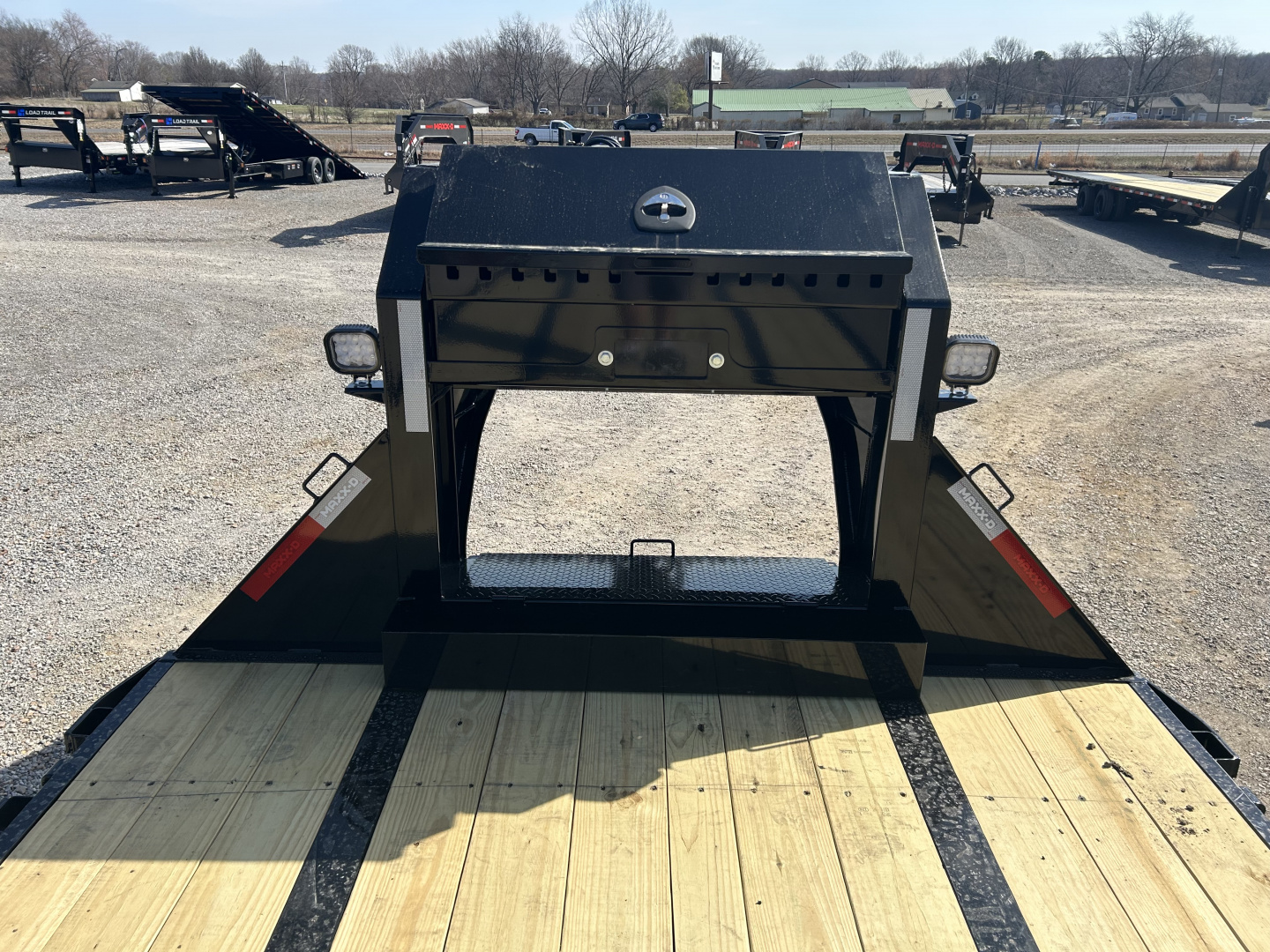 New 2026 MAXXD Hydraulic Dovetail Gooseneck Trailer | 102" x 36' | 40K GVWR