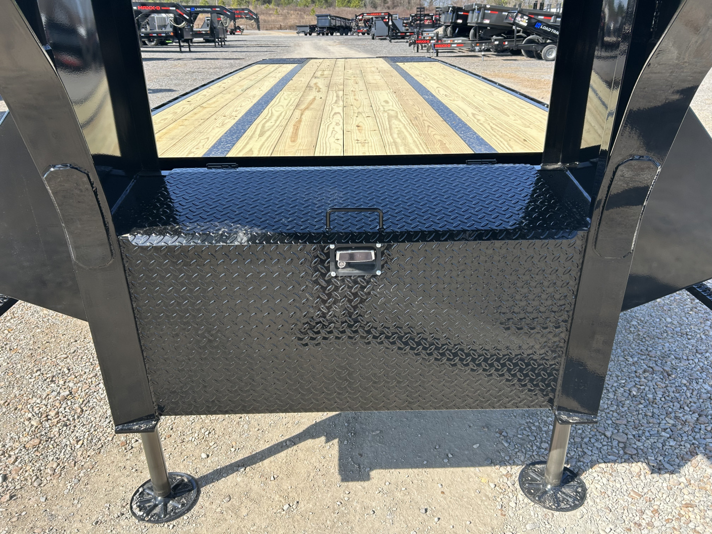 New 2026 MAXXD Hydraulic Dovetail Gooseneck Trailer | 102" x 36' | 40K GVWR