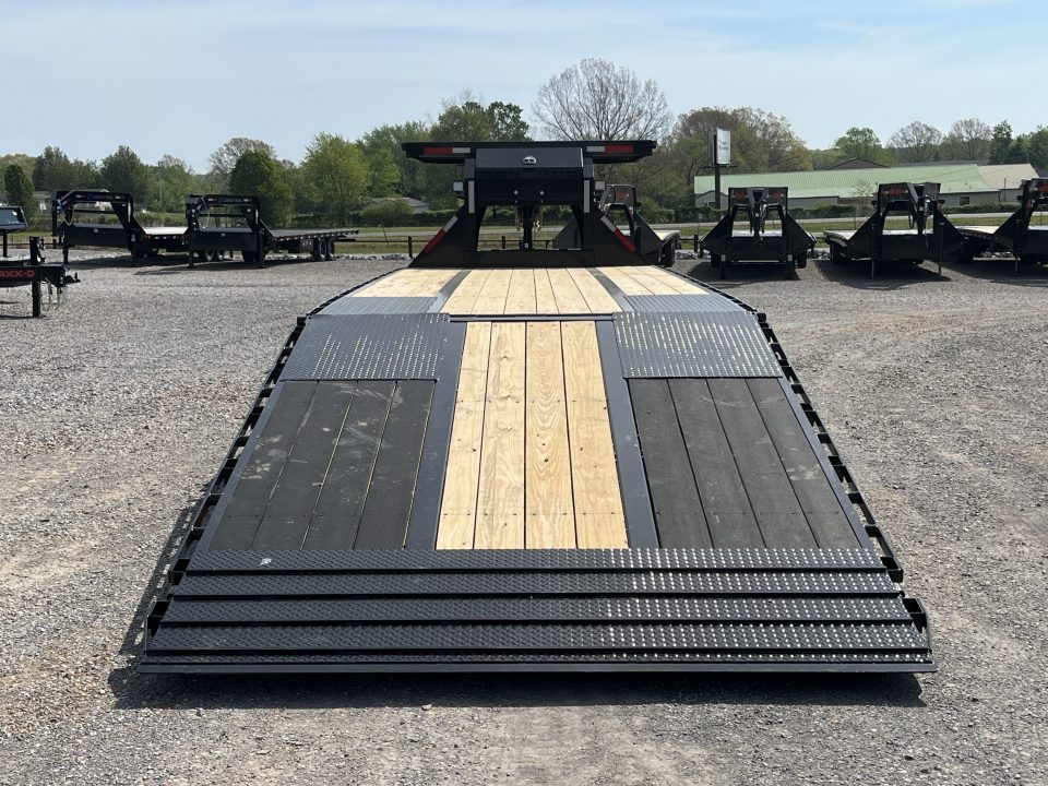 New 2026 MAXXD Gooseneck Trailer | 32' x 102' 30K GVWR