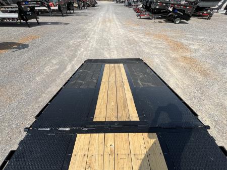 New 2026 MAXXD Gooseneck Trailer | 32' x 102' 30K GVWR