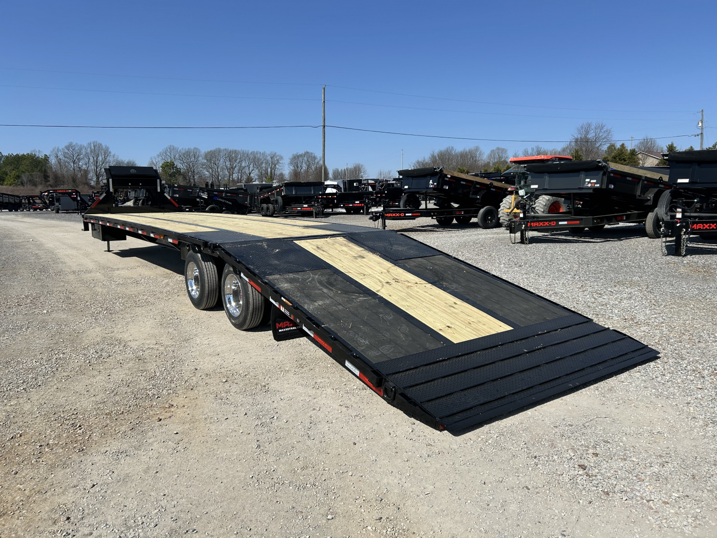 New 2026 MAXXD Gooseneck Trailer | 40' x 102' 30K GVWR