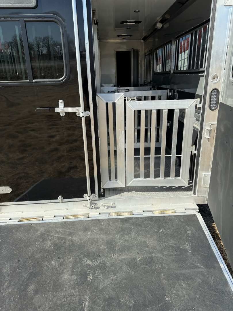 New 2026 Frontier Trailers 7x18 Low Pro 6 Pen Stock / Stock Combo Trailer