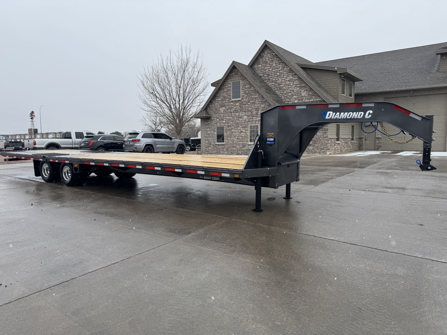 New 2026 Diamond C Trailers FMAX212-35 Flatbed GN Trailer