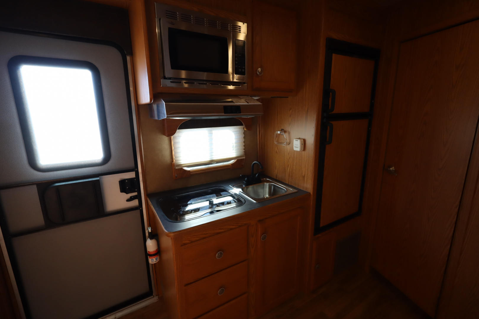 Used 2015 Merhow Trailers 3 Horse LQ Horse Trailer