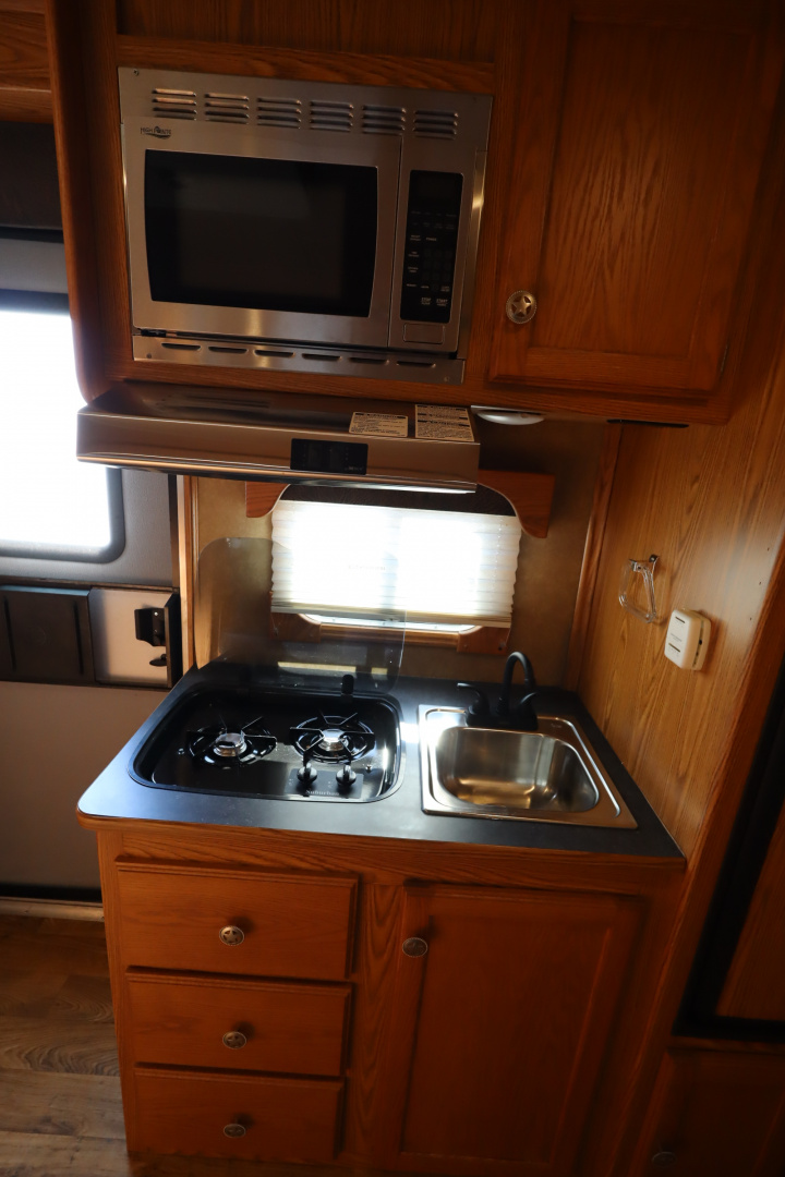 Used 2015 Merhow Trailers 3 Horse LQ Horse Trailer