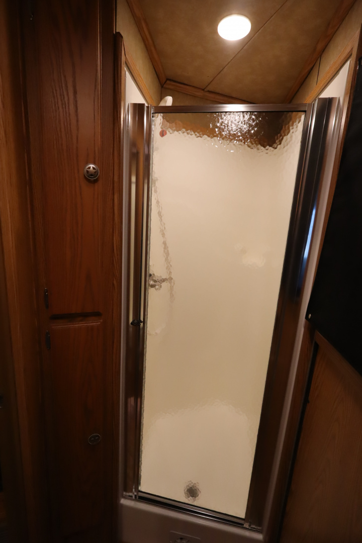 Used 2015 Merhow Trailers 3 Horse LQ Horse Trailer