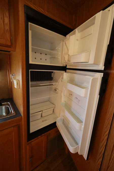 Used 2015 Merhow Trailers 3 Horse LQ Horse Trailer