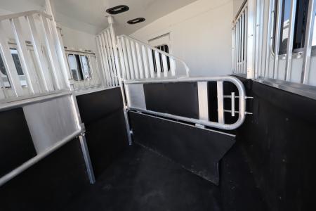 Used 2015 Merhow Trailers 3 Horse LQ Horse Trailer