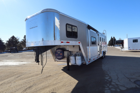 Used 2015 Merhow Trailers 3 Horse LQ Horse Trailer