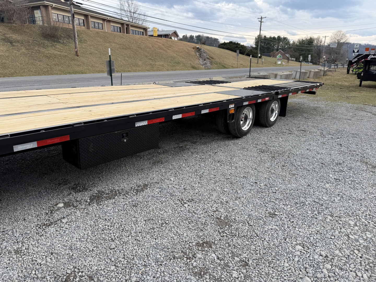New 2026 DIAMOND C FMAX212 GOOSENECK TRAILER SPECIAL DIRTY GRAPHIX EDITION HYDRO JACKS & DOVE , 17.5 18 PLY TIRES