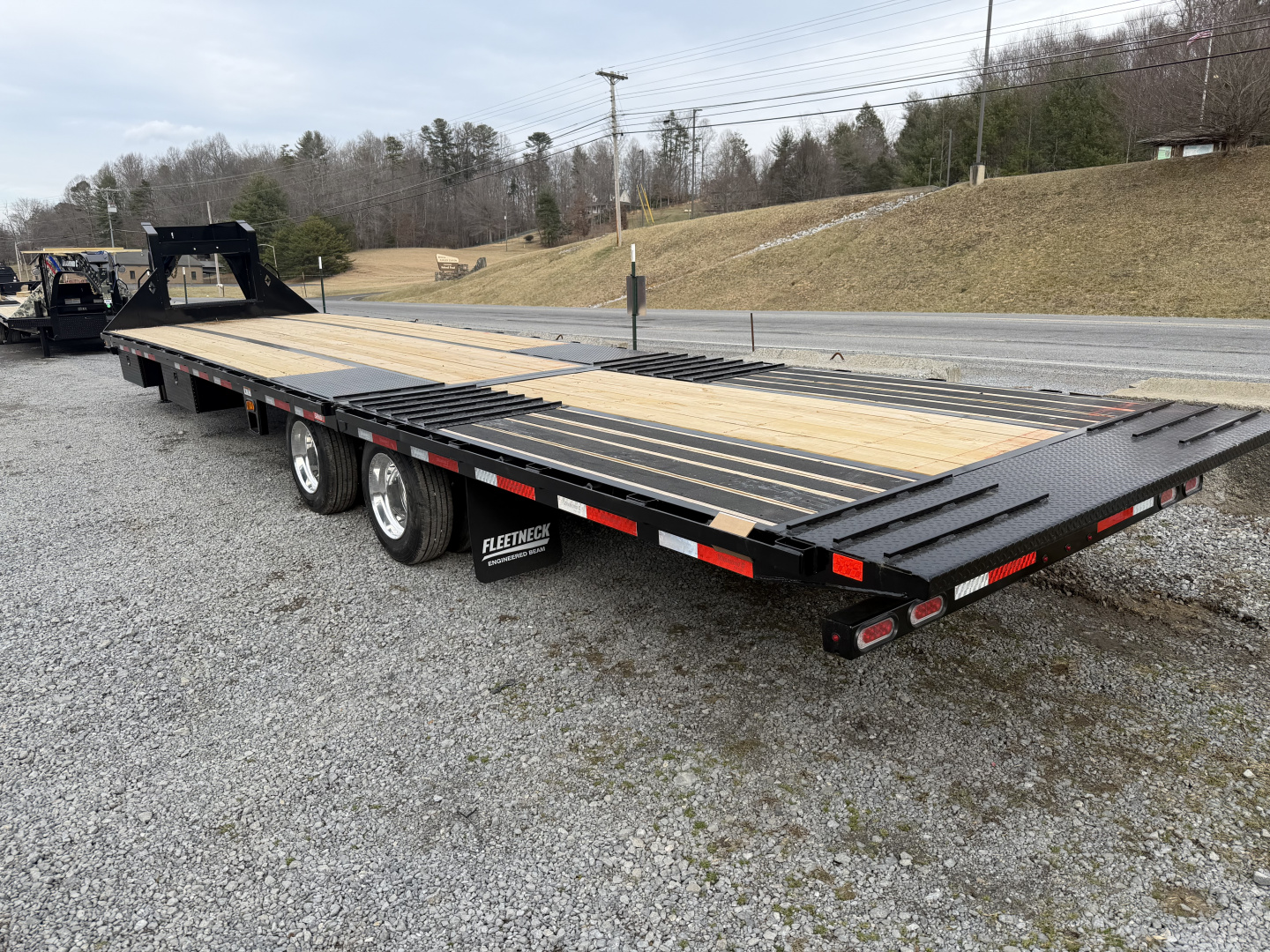 New 2026 DIAMOND C FMAX212 GOOSENECK TRAILER SPECIAL DIRTY GRAPHIX EDITION HYDRO JACKS & DOVE , 17.5 18 PLY TIRES