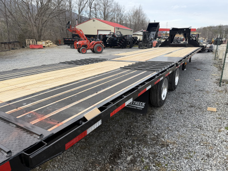 New 2026 DIAMOND C FMAX212 GOOSENECK TRAILER SPECIAL DIRTY GRAPHIX EDITION HYDRO JACKS & DOVE , 17.5 18 PLY TIRES