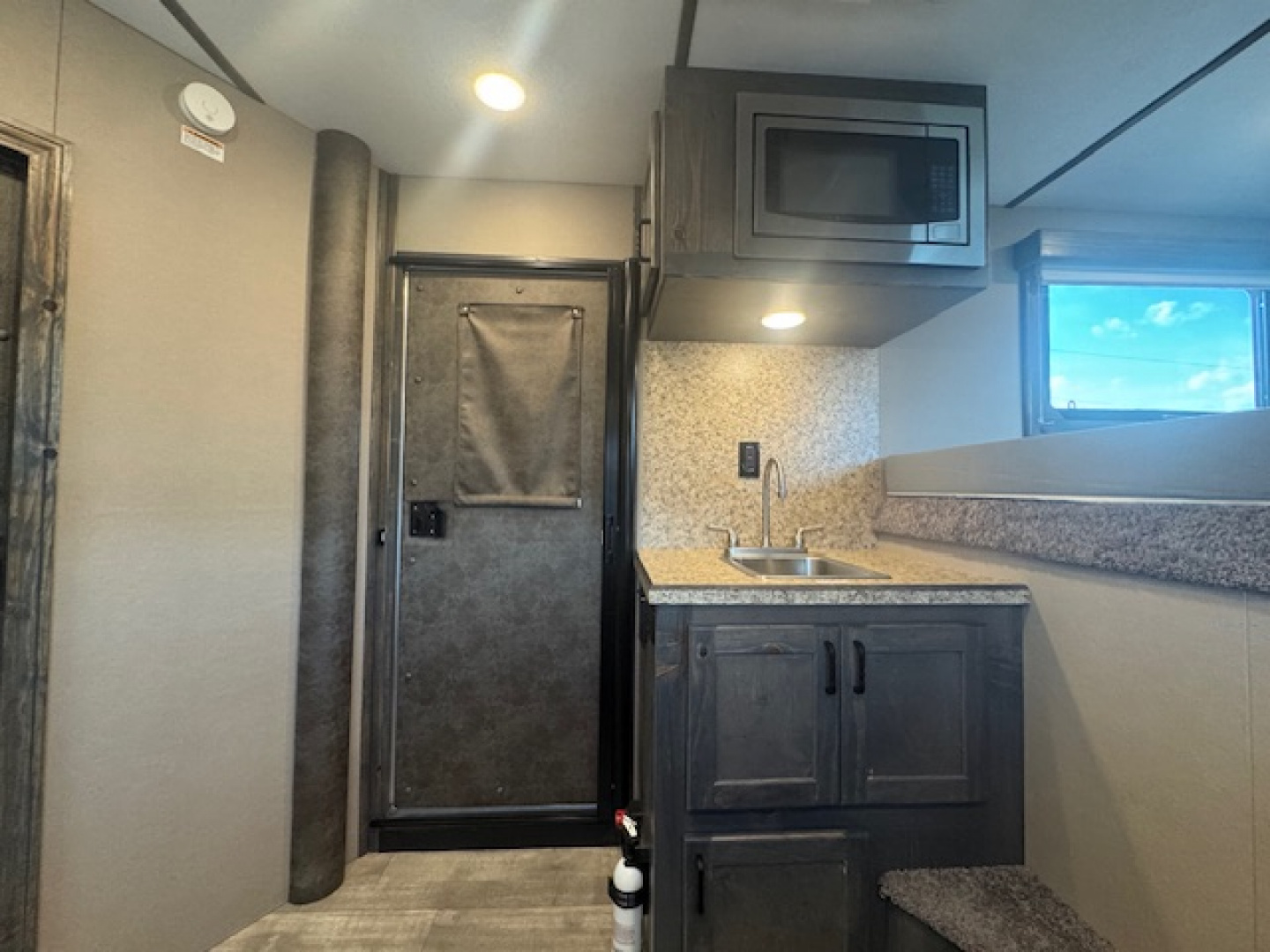 New 2026 Shadow 3H 5'6" LQ Weekender