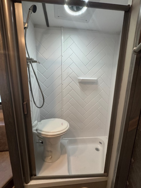 New 2026 Shadow 3H 5'6" LQ Weekender