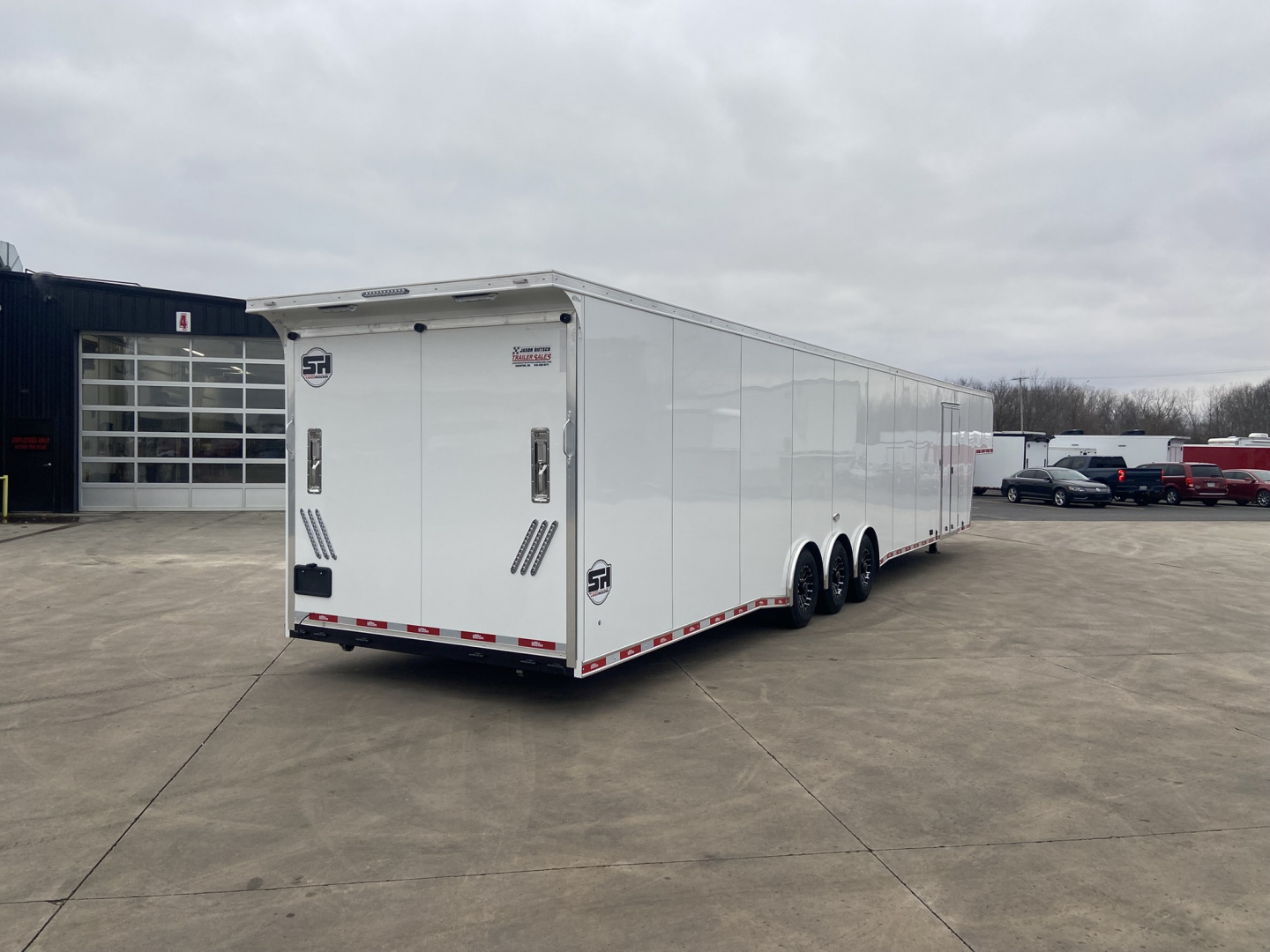 New United USHGN 48' Enclosed Trailer
