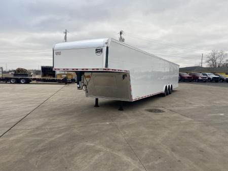 New United USHGN 48' Enclosed Trailer