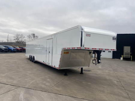 New United USHGN 48' Enclosed Trailer