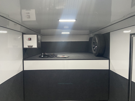 New United USHGN 48' Enclosed Trailer