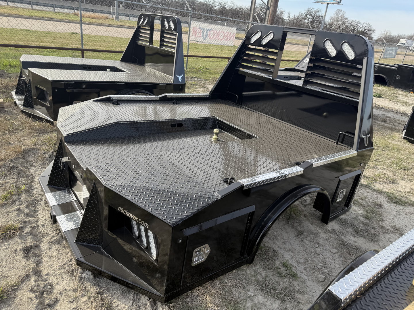 New 2026 Neckover SINGLE WHEEL SHORT HAULER Truck Bed