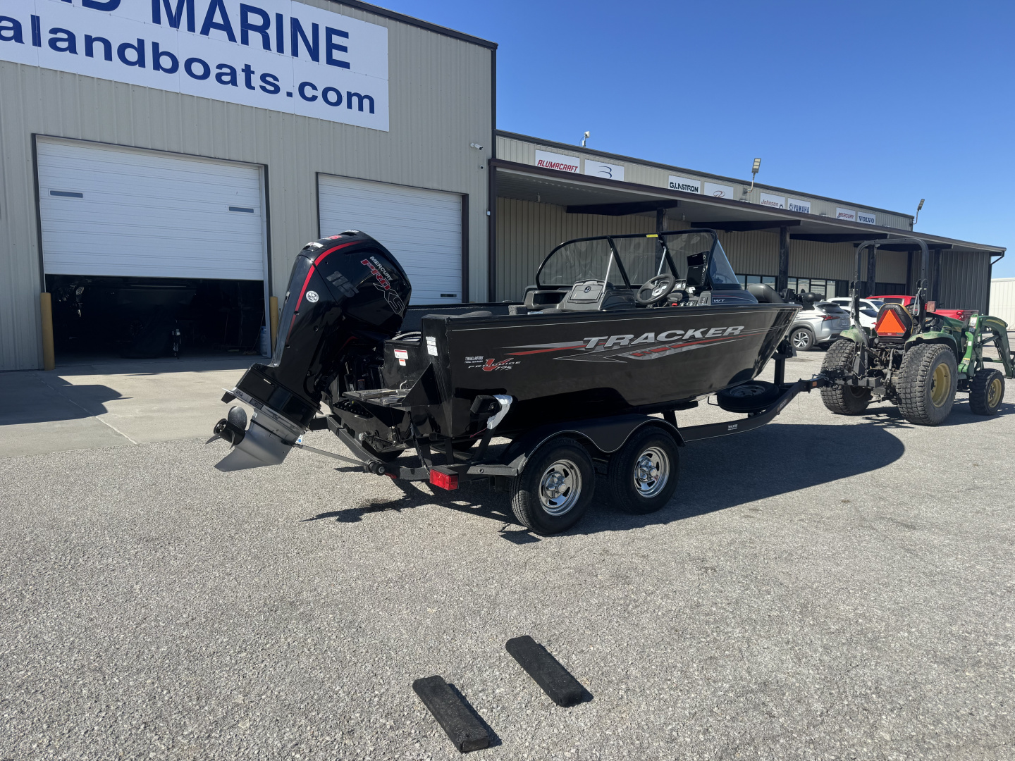 Used 2021 Tracker Boats Pro Guide Tracker Fishing Boat