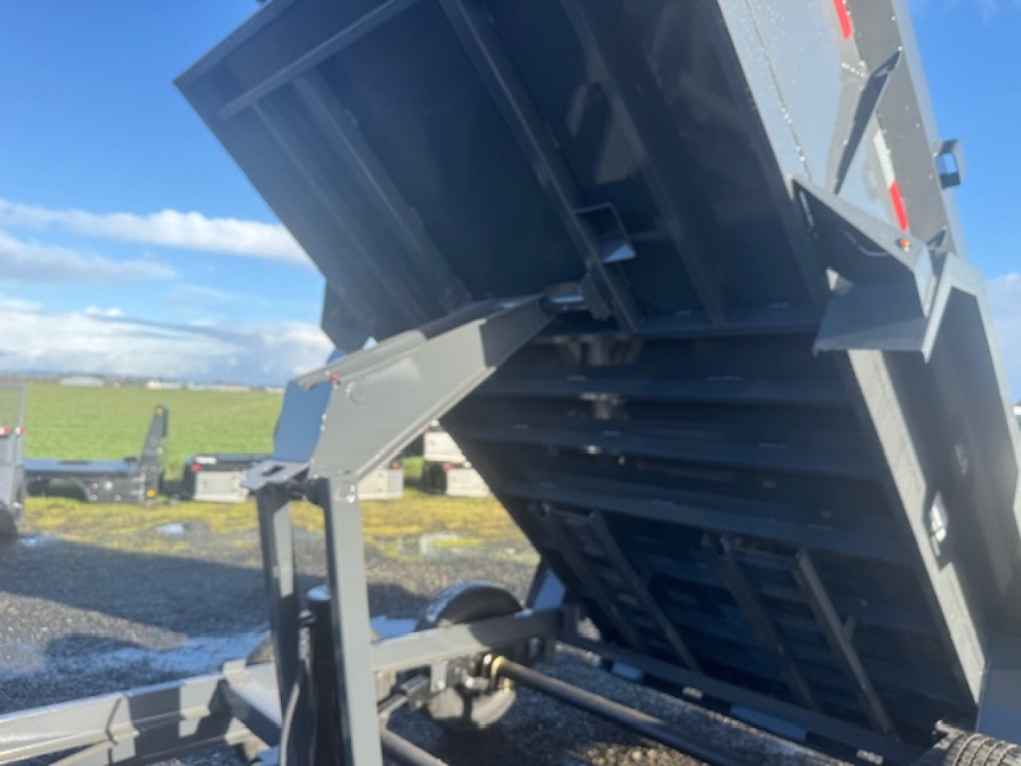 New 2026 LAMAR TRAILERS DM 77x12/10K Dump Trailer