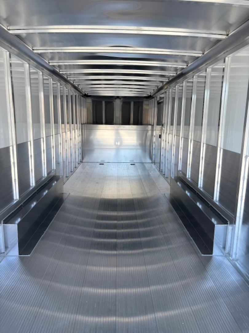 New 2027 Sundowner 24 ft Gooseneck 15210GVWR