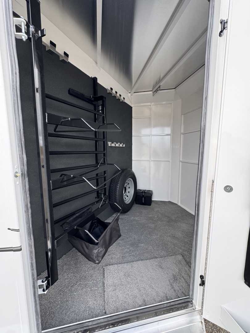 New 2026 Trails West 3H BP Classic Horse Trailer