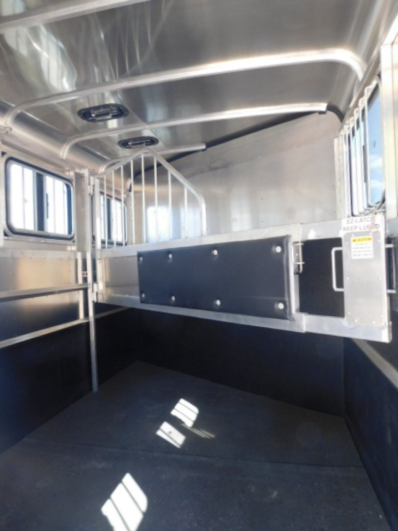 New 2026 Maverick Lite Deluxe 2H BP Horse Trailer