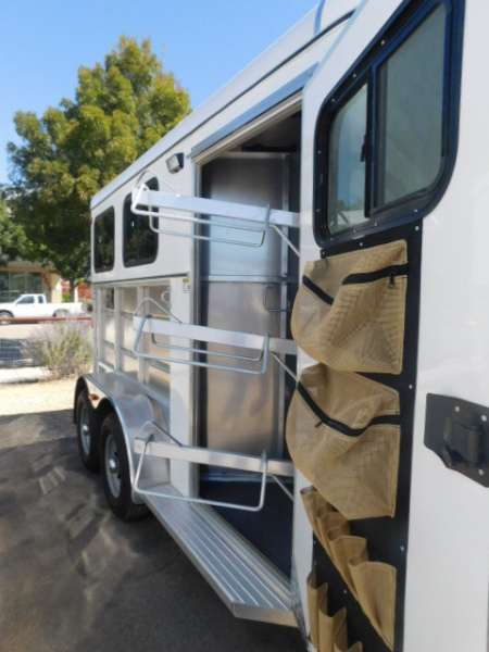 New 2026 Maverick Lite Deluxe 2H BP Horse Trailer