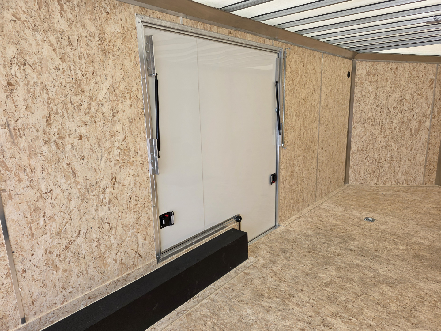 New 2026 Formula Trailers 8.5x24 CAR HAULER WITH ESCAPE DOOR 10K TORSION AXLE 7' INSIDE SXS UTV GOLF CART Cargo / Enclosed Trailer